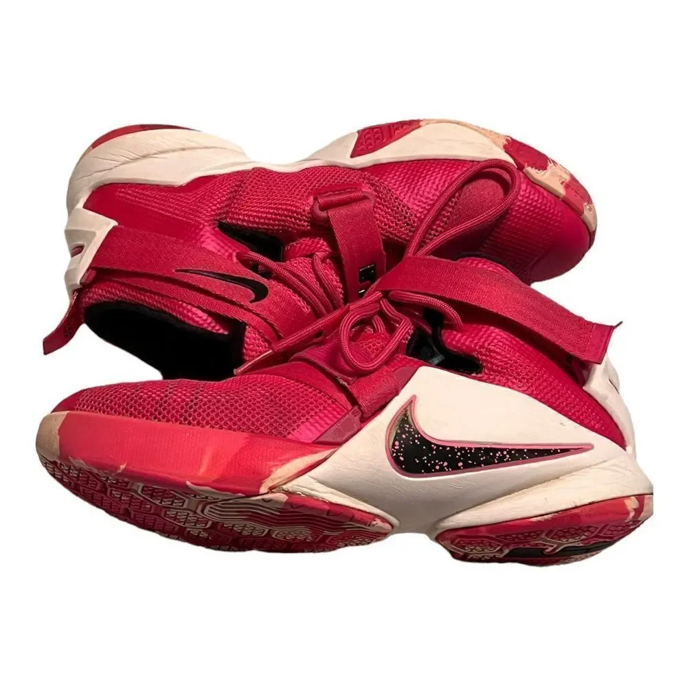 NIKE Youth Lebron Soldier IX Basketball Shoe